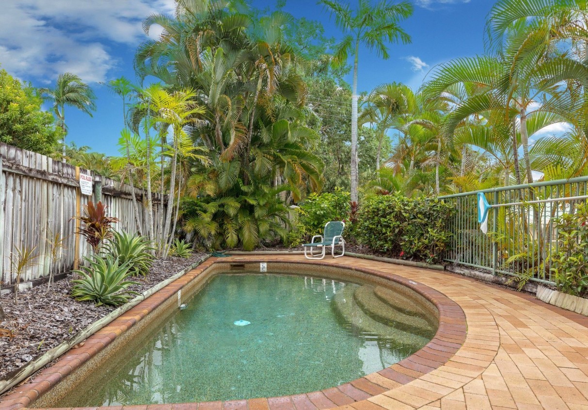 2/40 Moore Street, Trinity Beach, QLD 4879 AUS