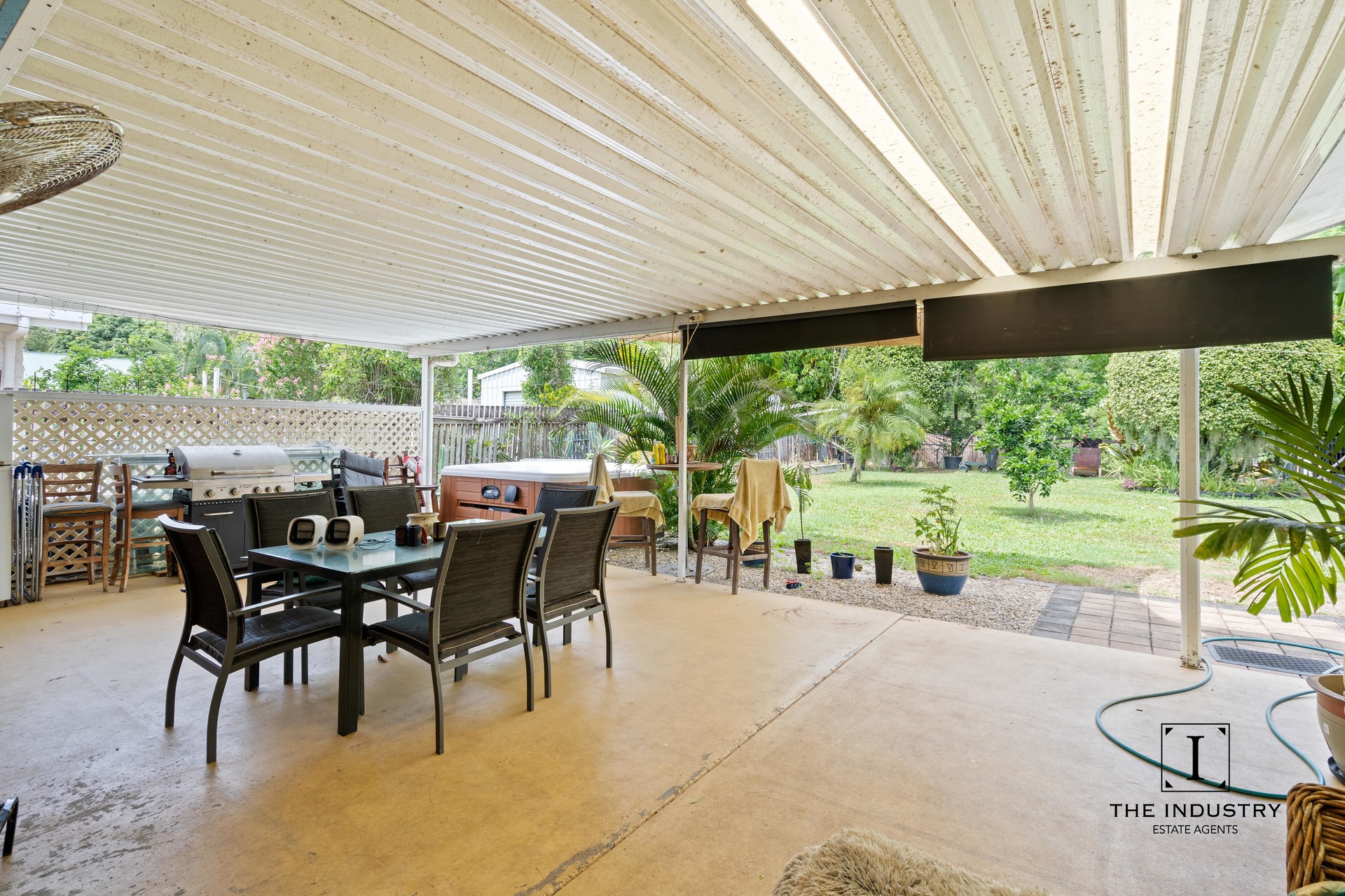 98 Baronia Crescent, Holloways Beach, QLD 4878 AUS