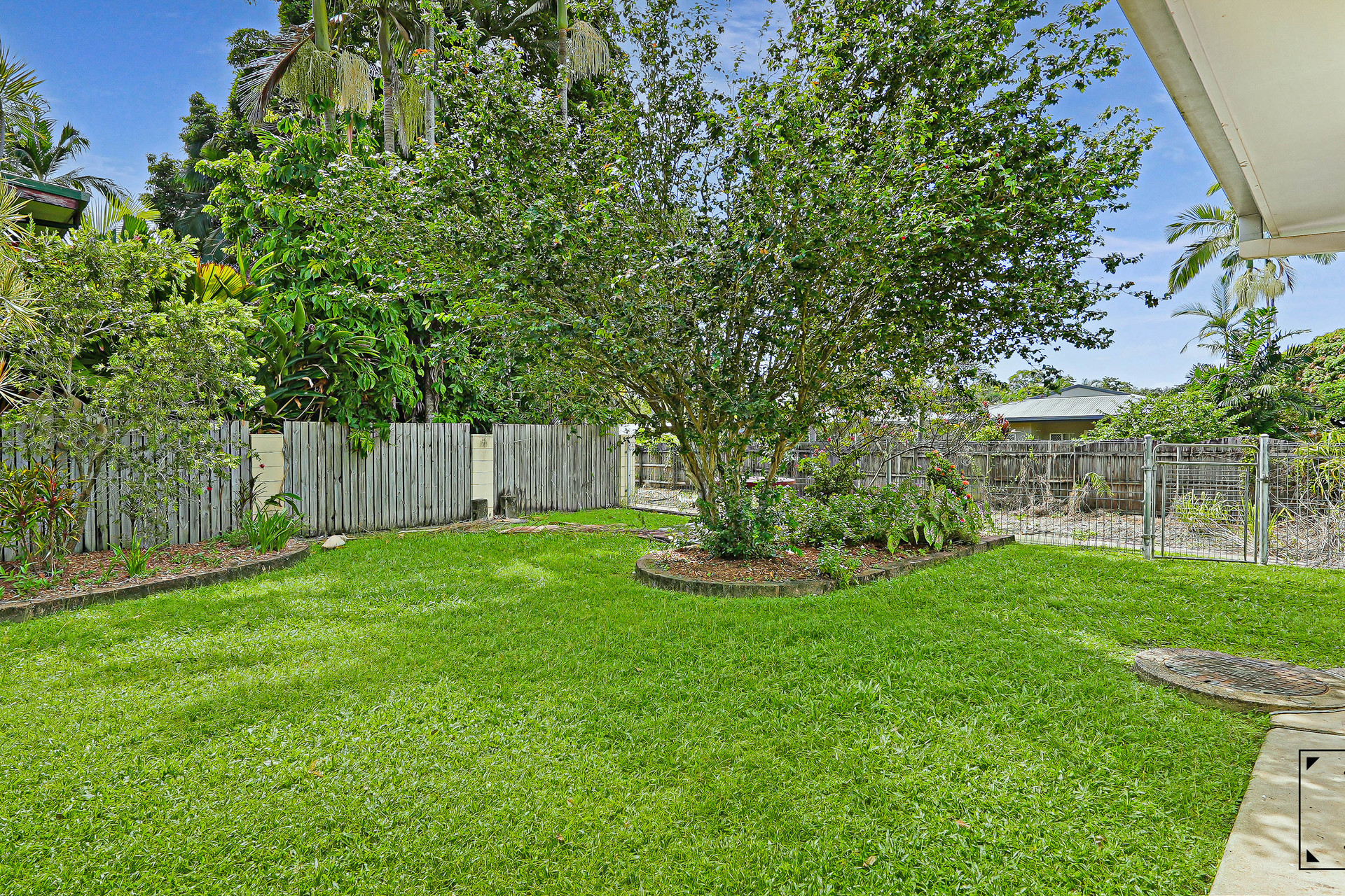 117-119 Greenslopes Street, Edge Hill, QLD 4870 AUS