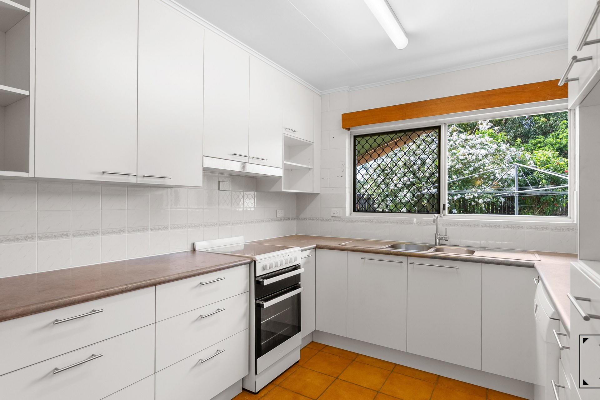 117-119 Greenslopes Street, Edge Hill, QLD 4870 AUS