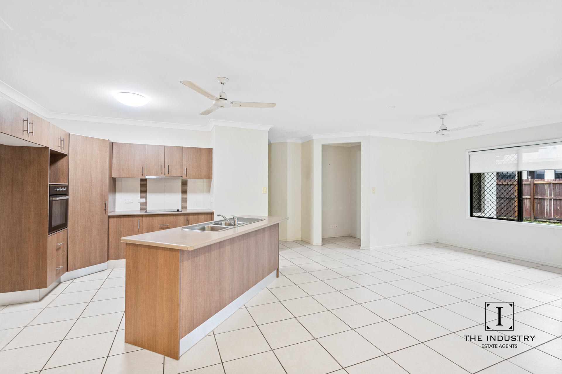 109 Gamburra Drive, Redlynch, QLD 4870 AUS