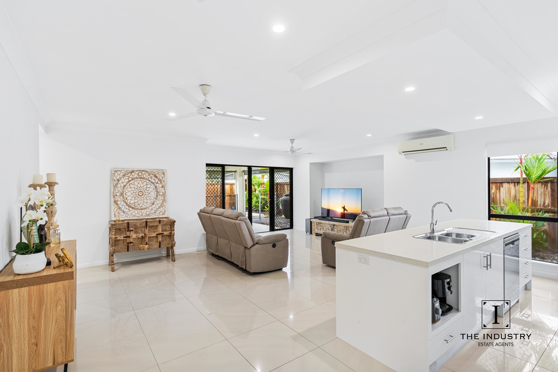 19 Quarterdeck Street, Trinity Beach, QLD 4879 AUS