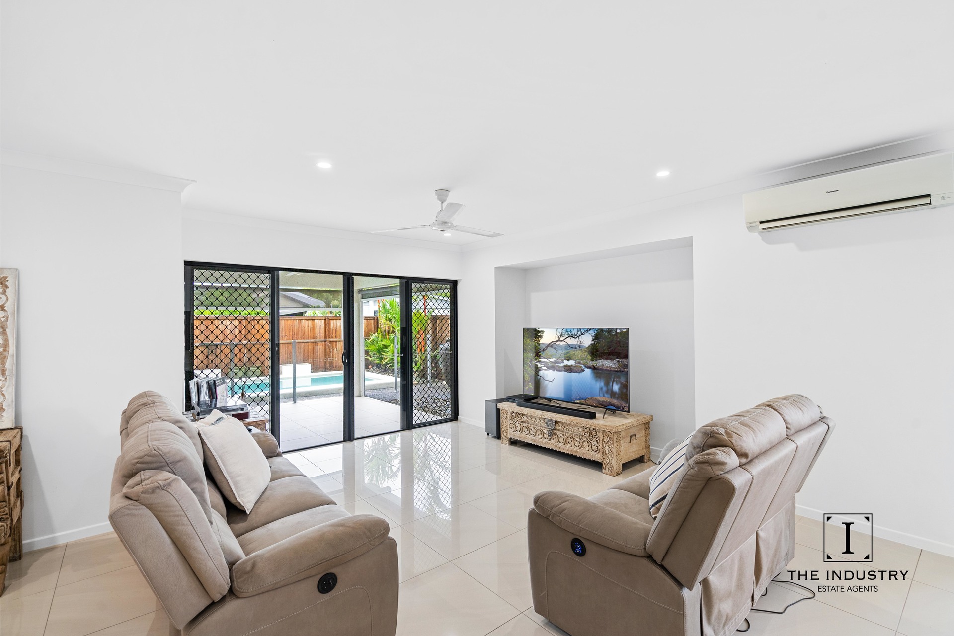 19 Quarterdeck Street, Trinity Beach, QLD 4879 AUS