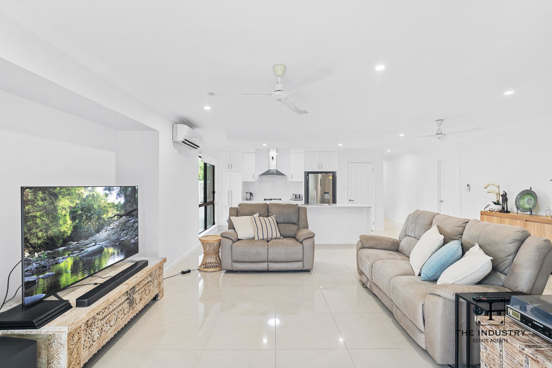 19 Quarterdeck Street, Trinity Beach, QLD 4879 AUS