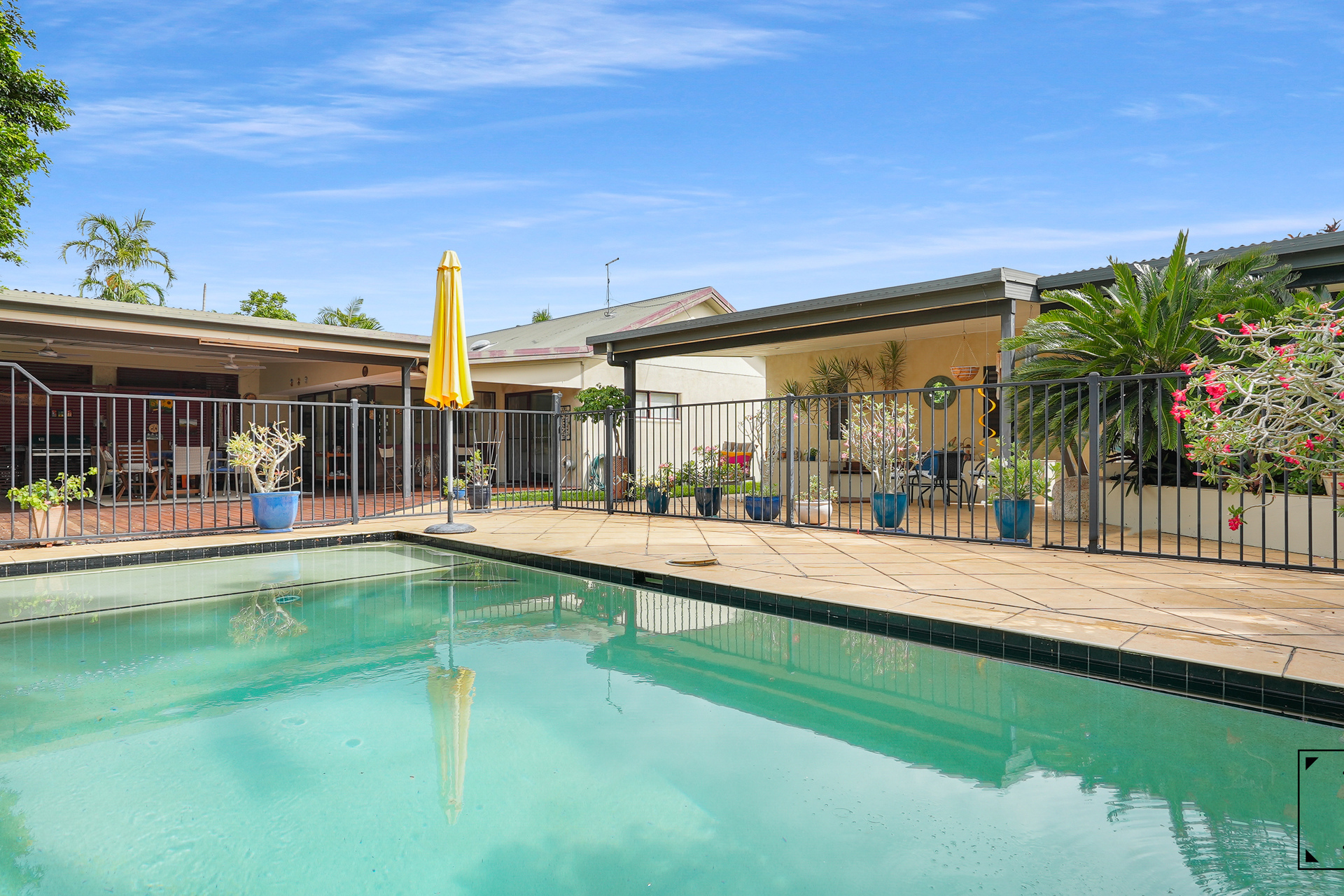 10 Castaways Close, Kewarra Beach, QLD 4879 AUS