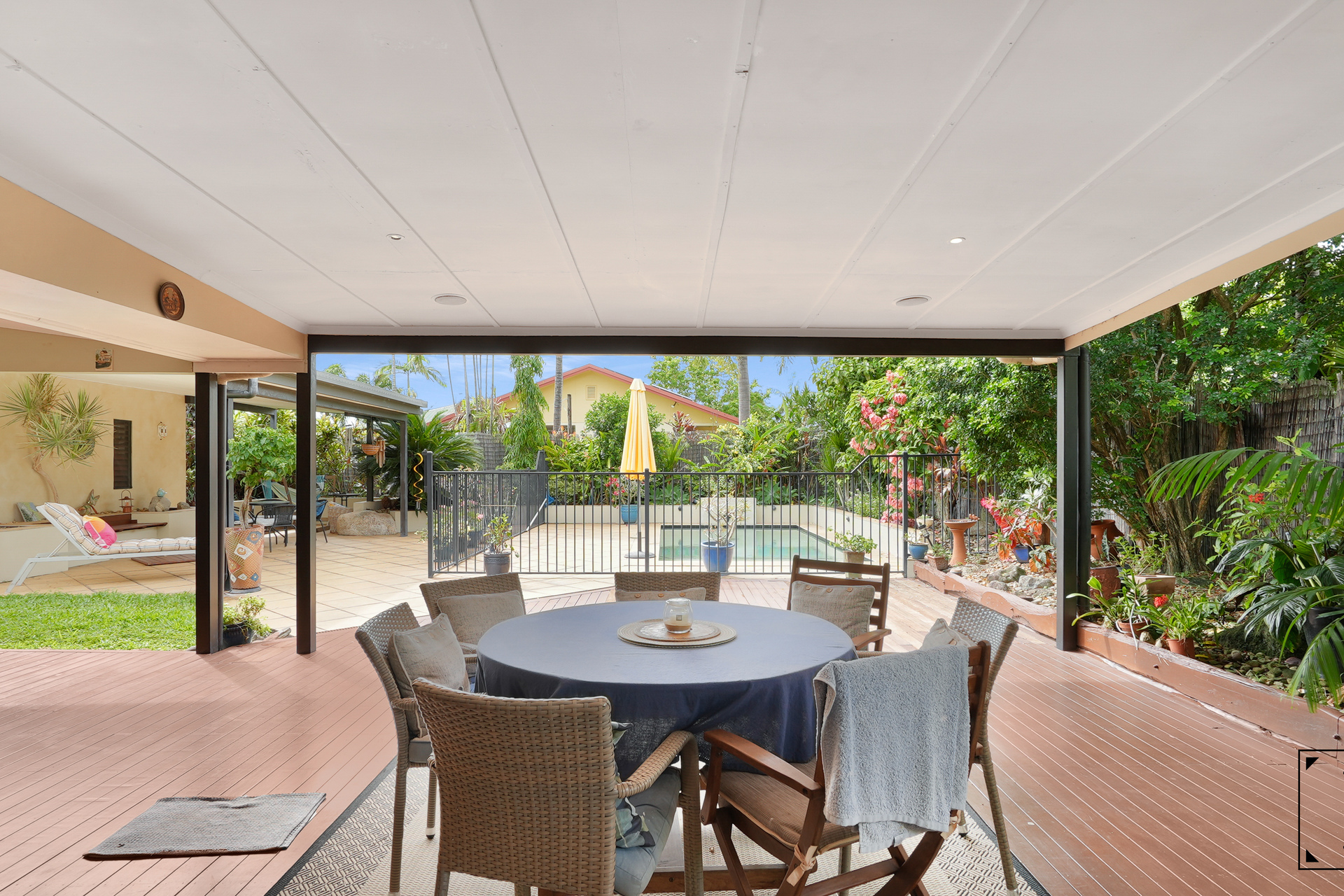 10 Castaways Close, Kewarra Beach, QLD 4879 AUS