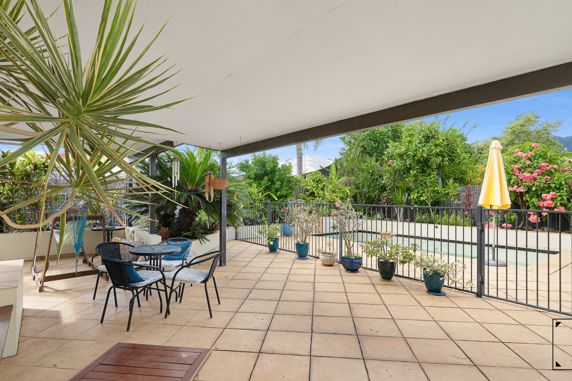 10 Castaways Close, Kewarra Beach, QLD 4879 AUS