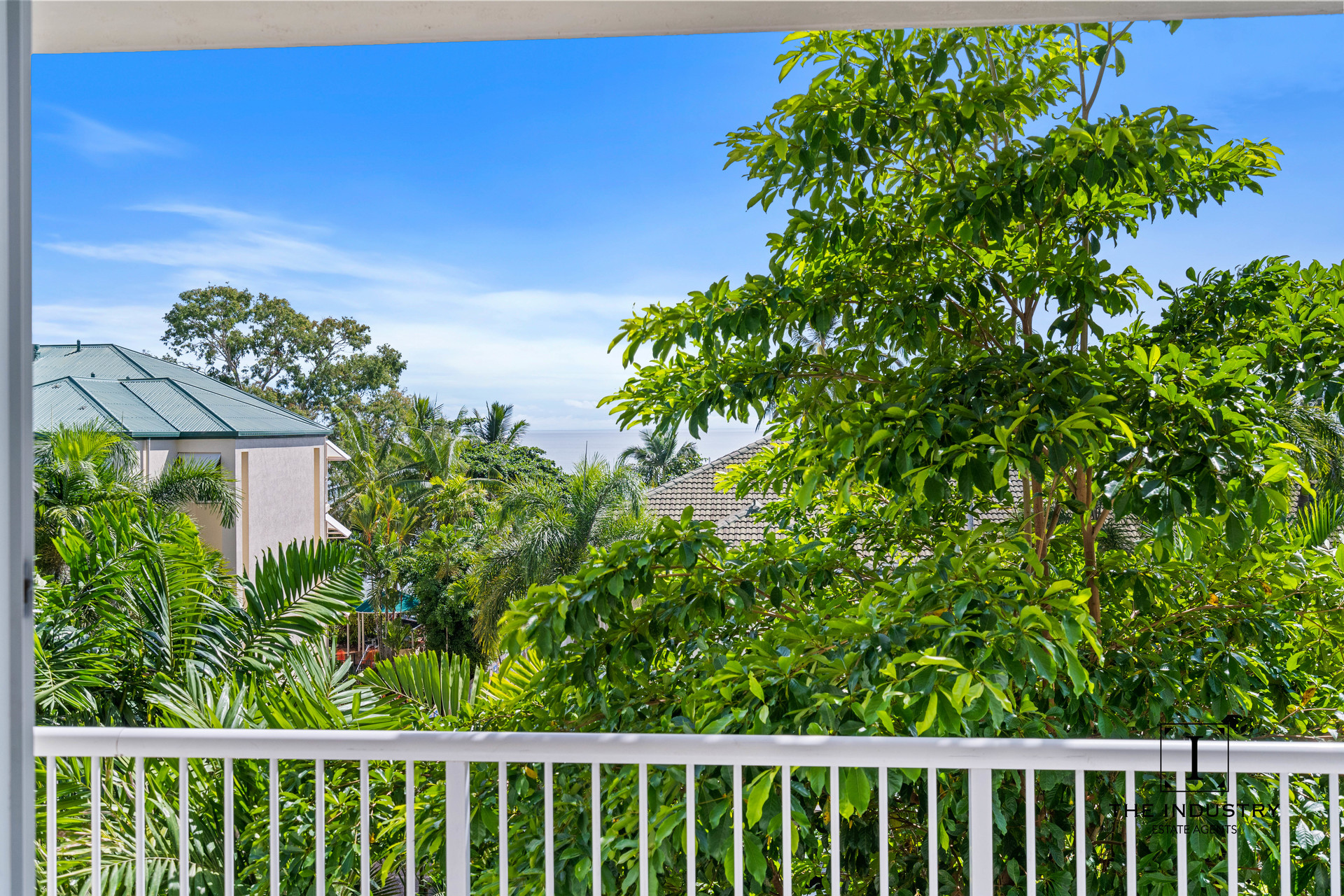 2/40 Moore Street, Trinity Beach, QLD 4879 AUS