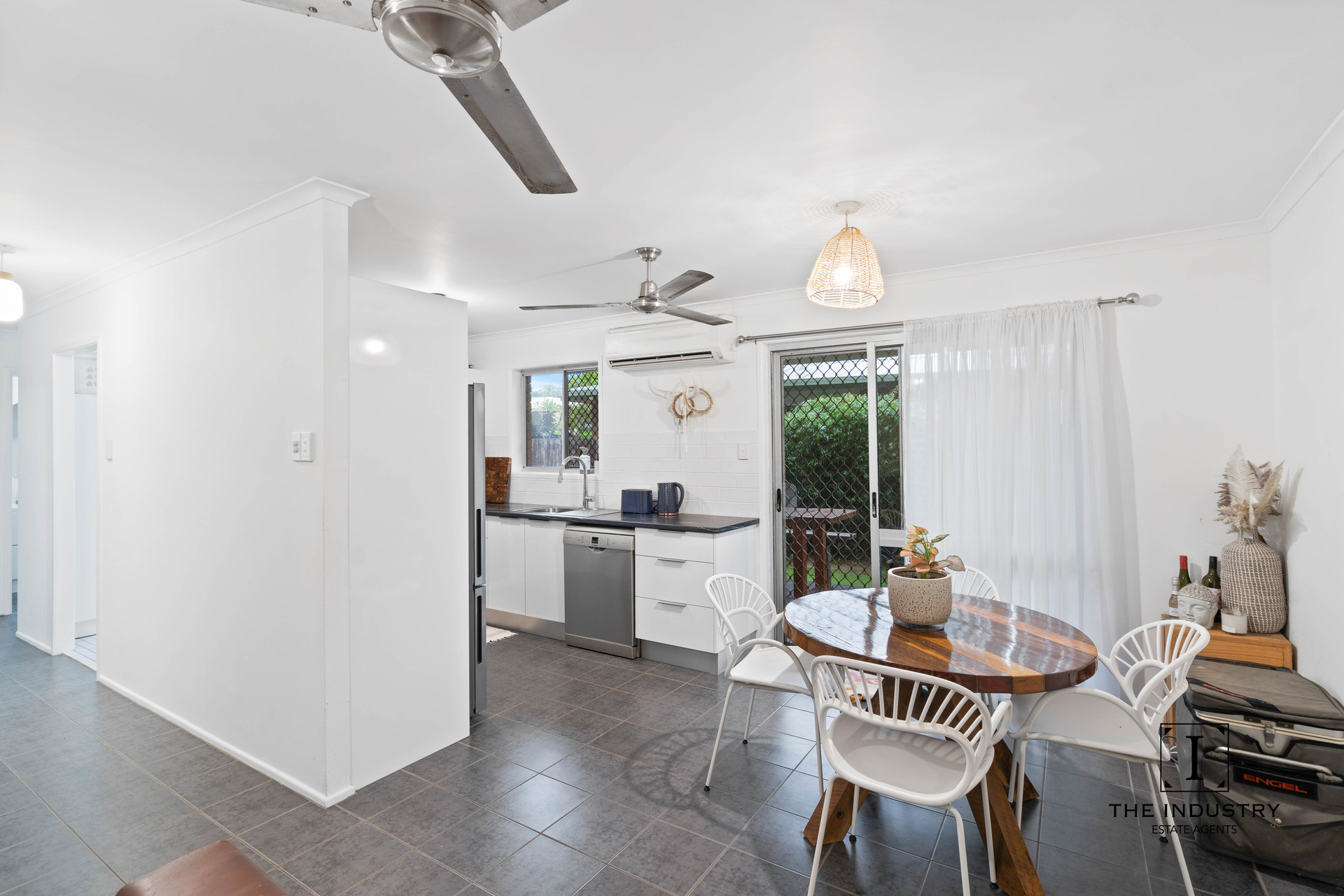 1 Fabris Street, Mooroobool, QLD 4870 AUS