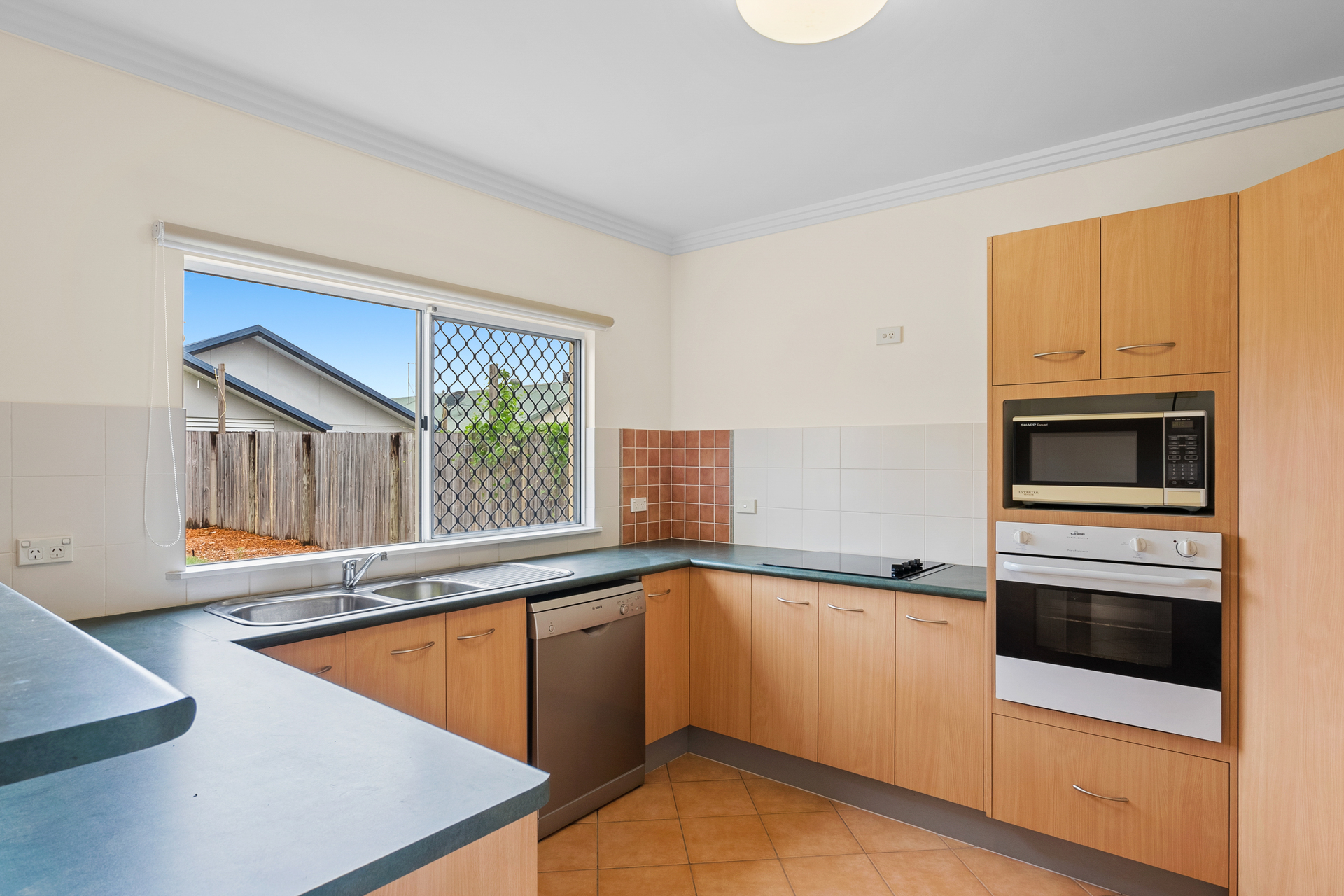 12 Ellis Close, Kewarra Beach, QLD 4879 AUS