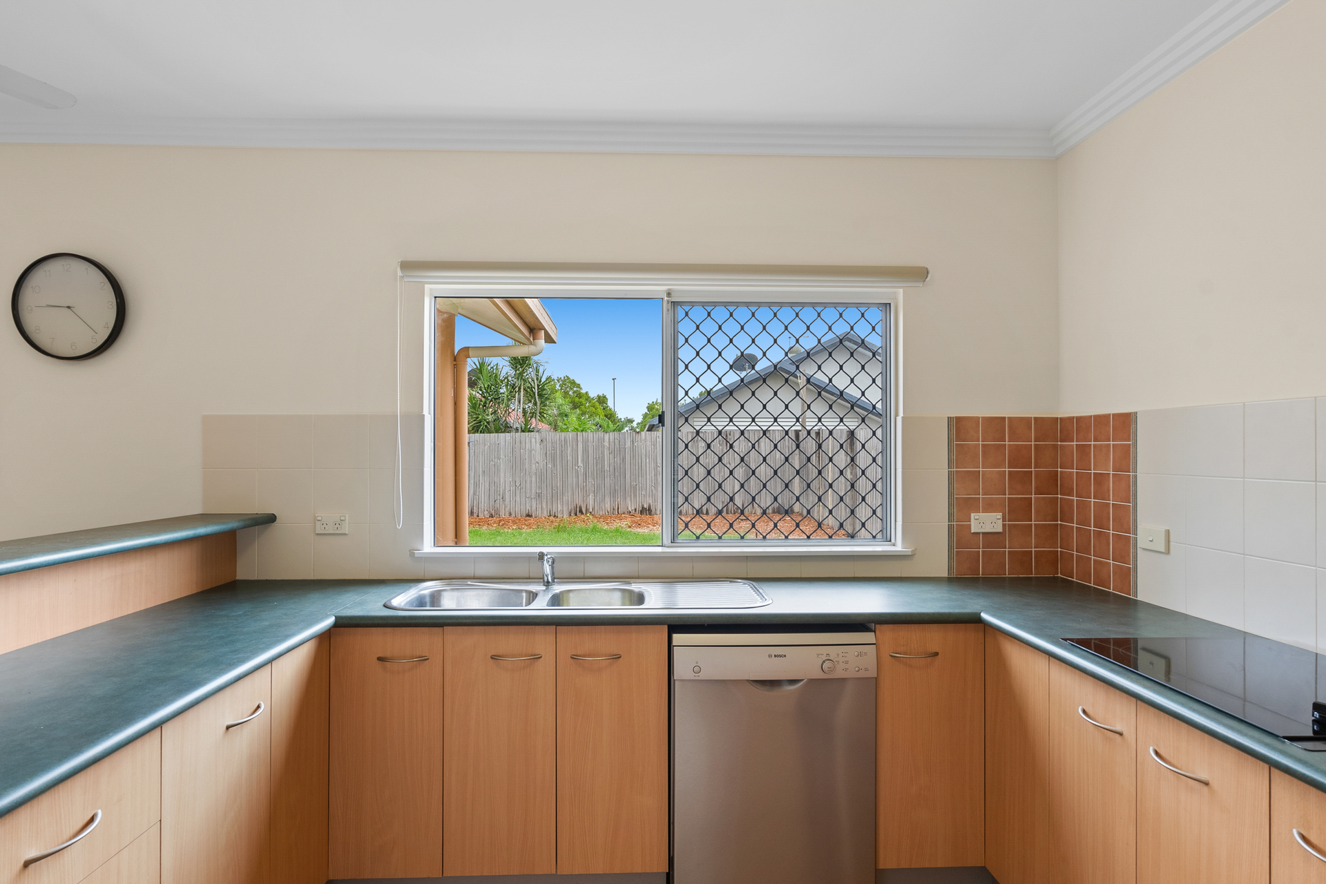 12 Ellis Close, Kewarra Beach, QLD 4879 AUS