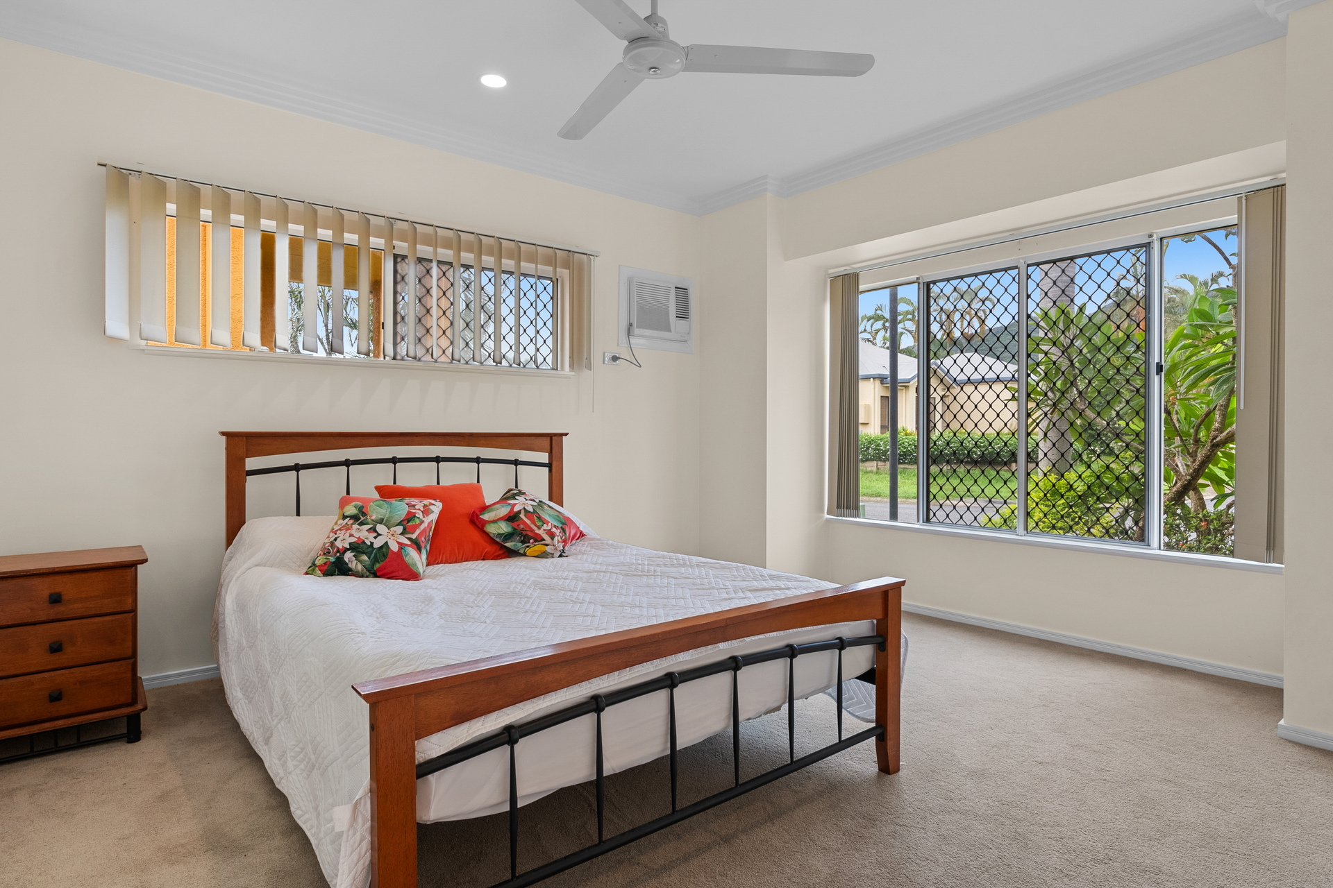 12 Ellis Close, Kewarra Beach, QLD 4879 AUS