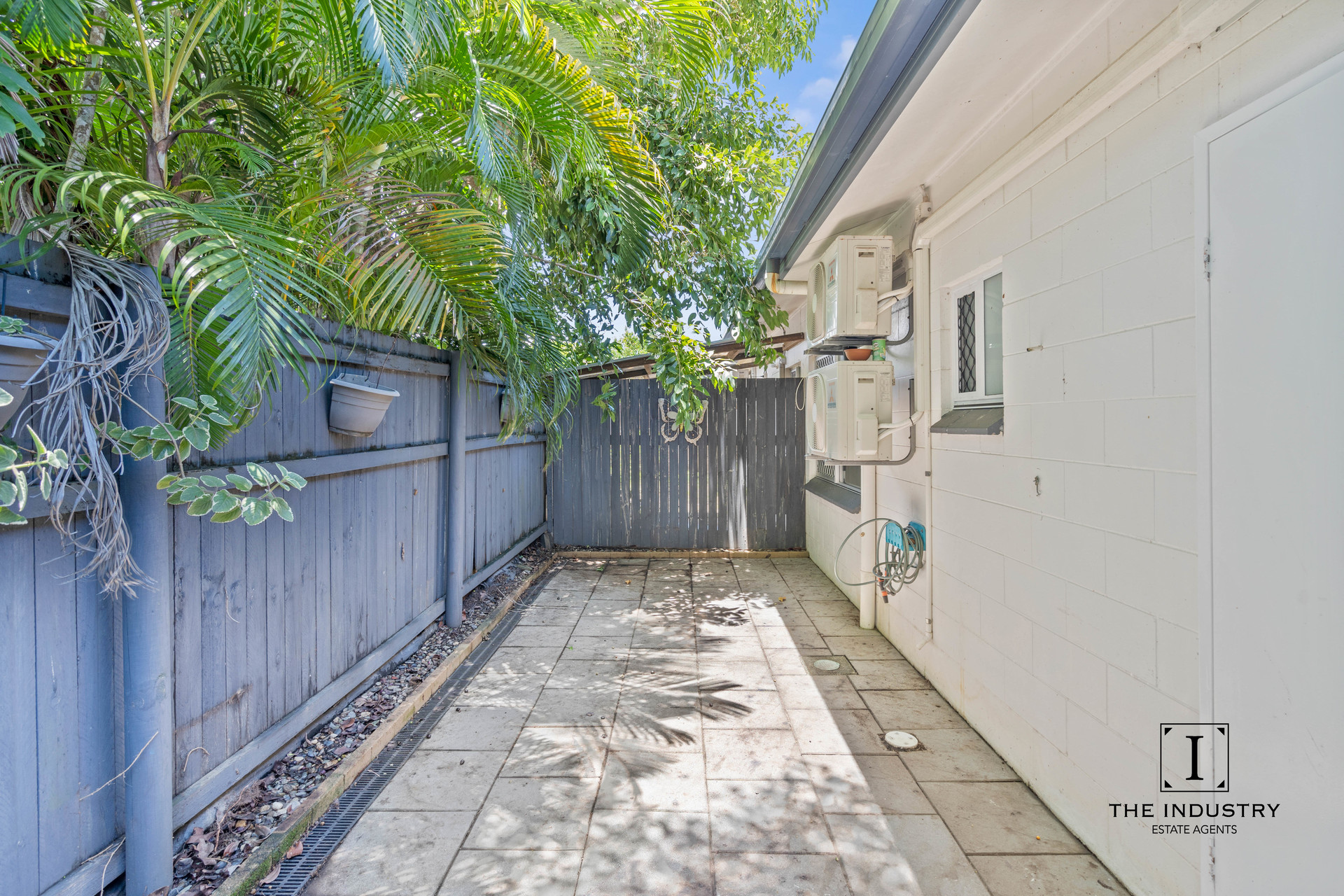 2/14 Palm Street, Holloways Beach, QLD 4878 AUS