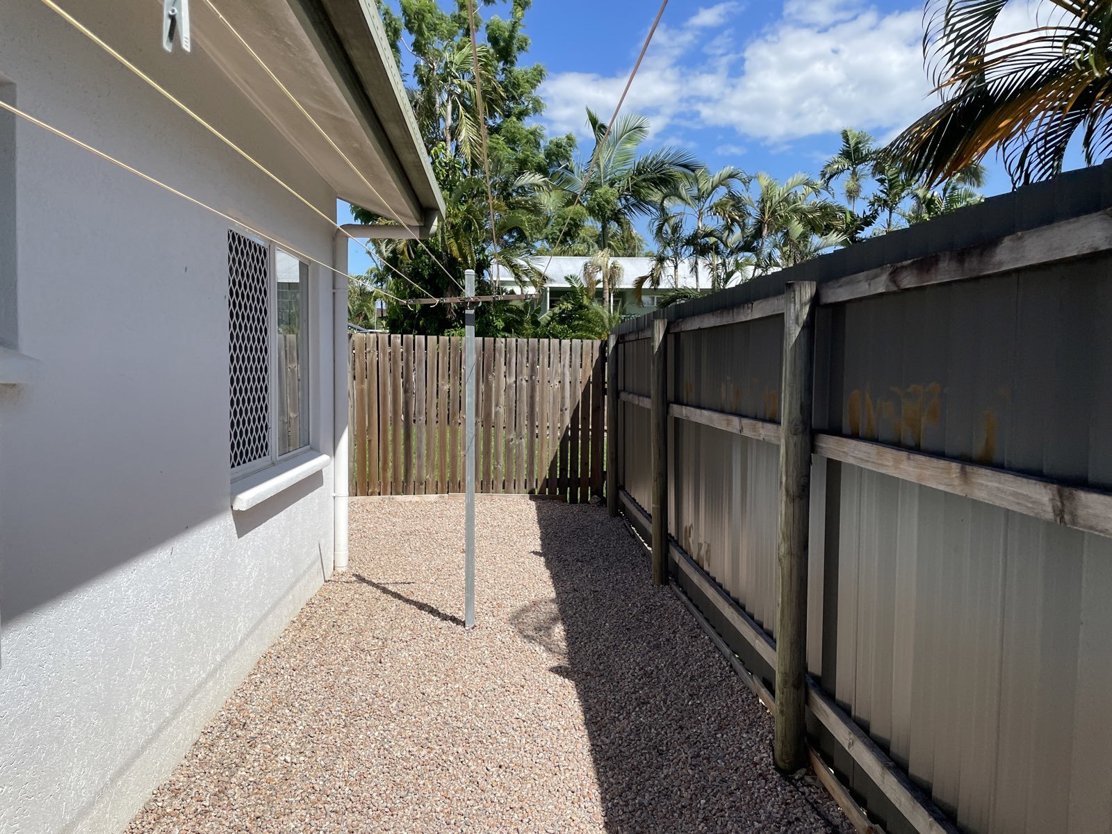 1/14 Ingham Court, Mooroobool, QLD 4870 AUS