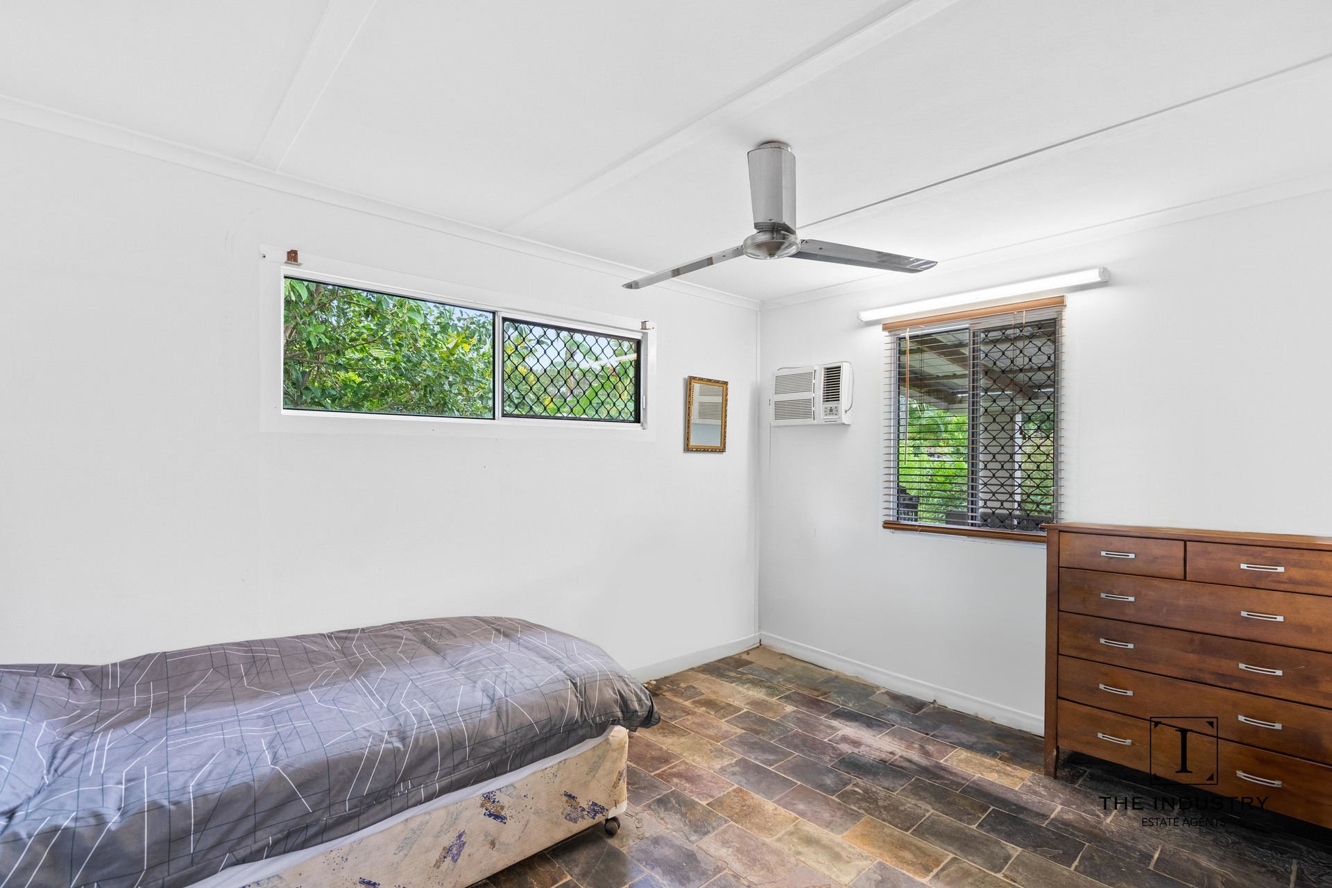 12 Ash Street, Holloways Beach, QLD 4878 AUS