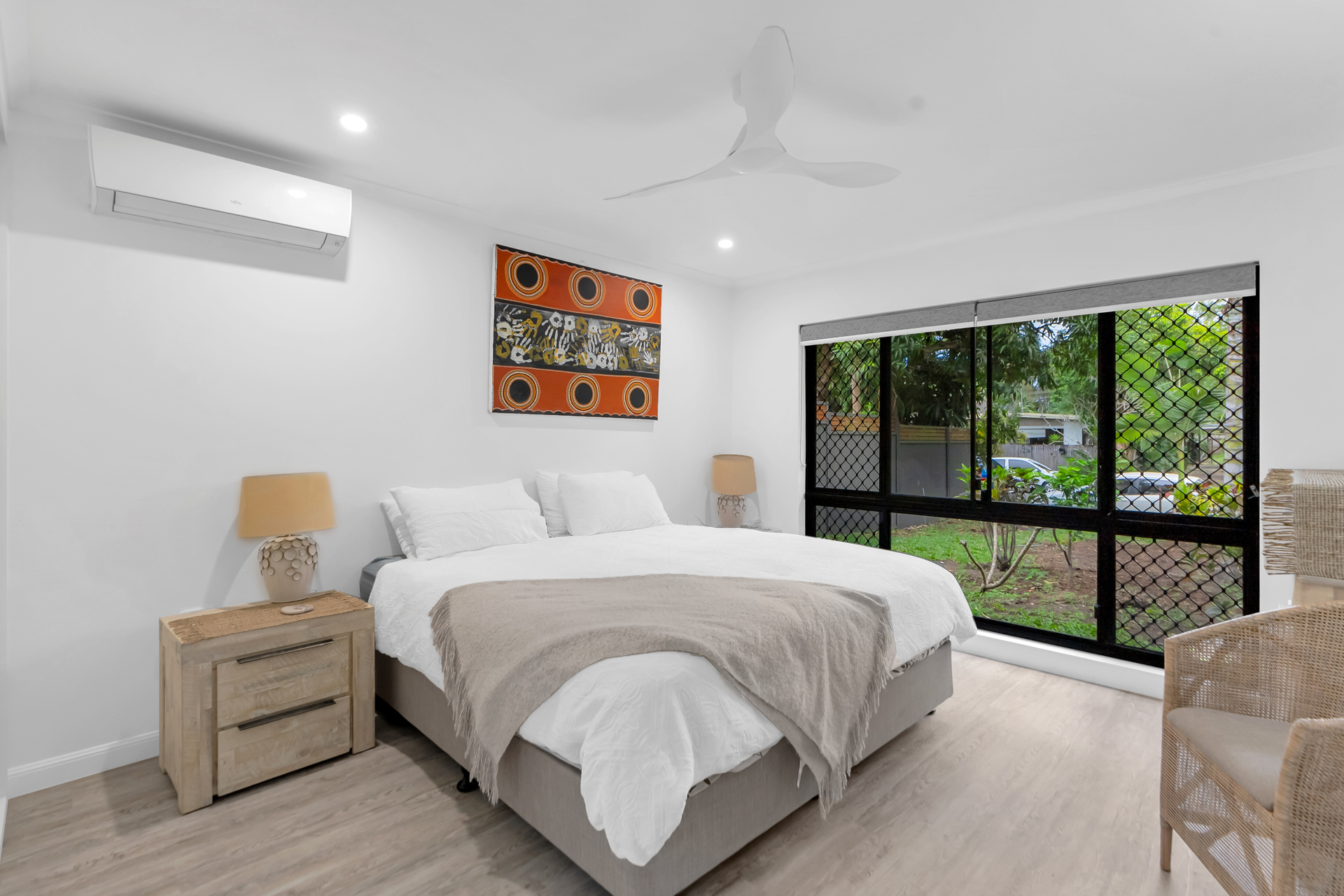 21 Maple Street, Holloways Beach, QLD 4878 AUS