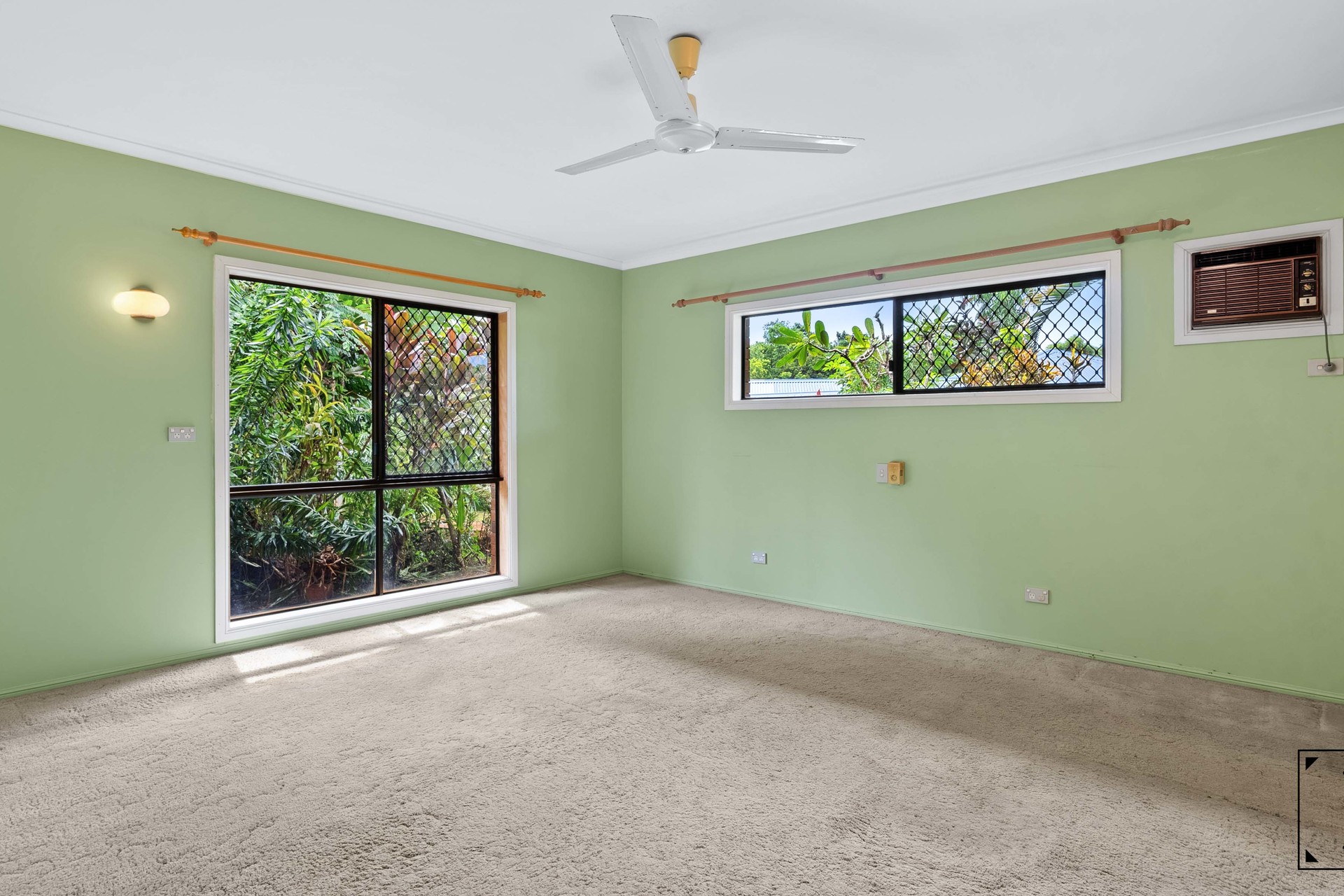 1 Ficus Close, Redlynch, QLD 4870 AUS